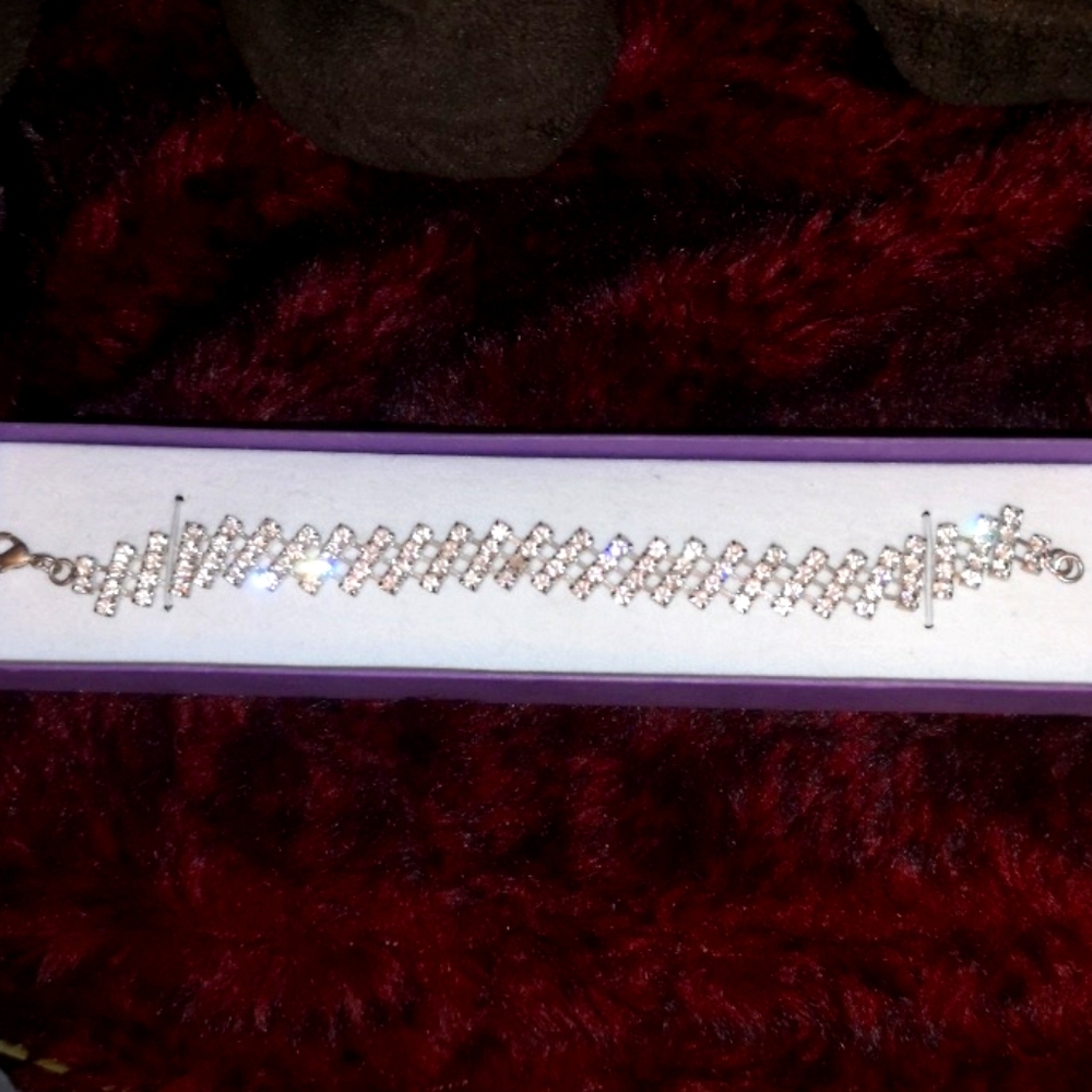 Beautiful brand new Rhinestone Bracelet NIB